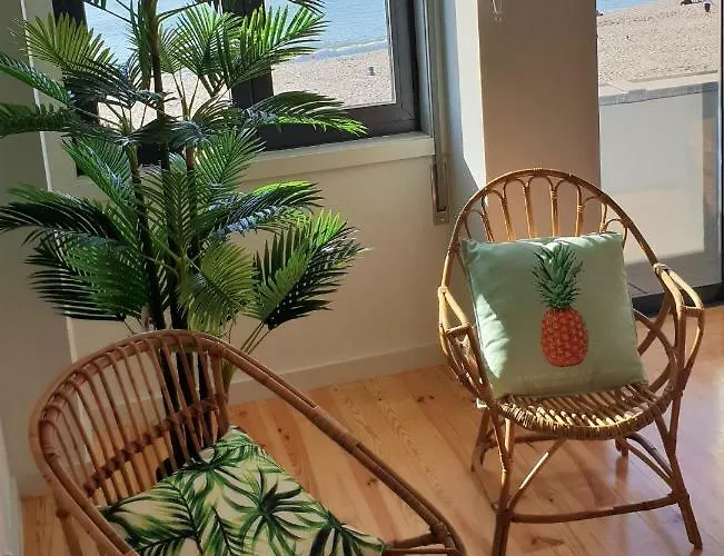 The Shore@greencoast - Waterfront House Espinho Дом отдыха Эшпинью