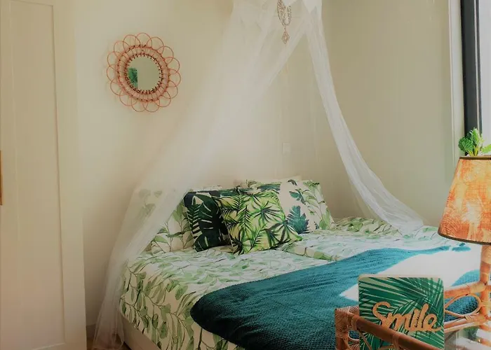 The Shore@greencoast - Waterfront House Espinho Дом отдыха *