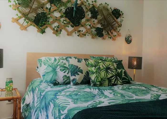 The Shore@greencoast - Waterfront House Espinho Дом отдыха *