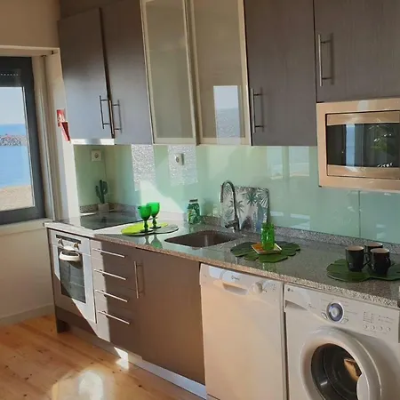 The Shore@greencoast - Waterfront House Espinho Сasa de vacaciones