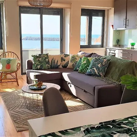 The Shore@greencoast - Waterfront House Espinho Holiday home *